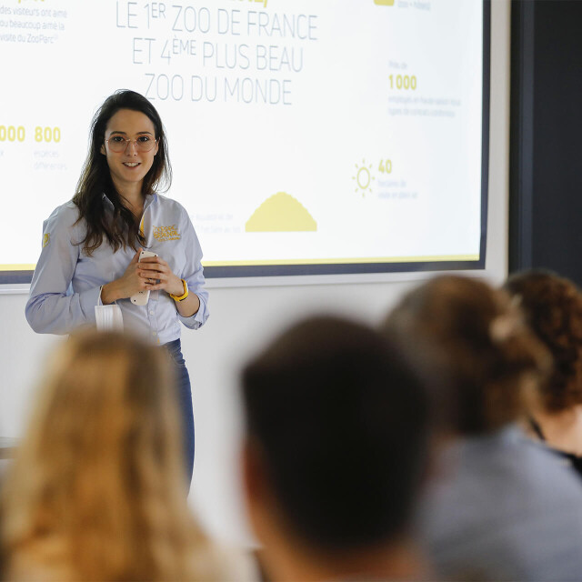 Foire aux questions - Emploi - ZooParc de Beauval - Présentation des ressources humaines lors d’un forum